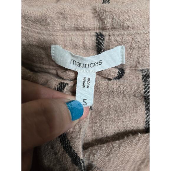 Maurices small women's cabin windowpane boyfriend button up long sleeve shirt - Picture 4 of 8